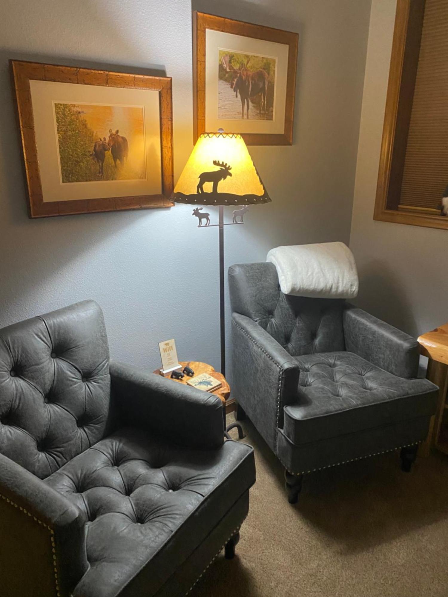 Two Bears Inn Bed & Breakfast 레드 로지 외부 사진
