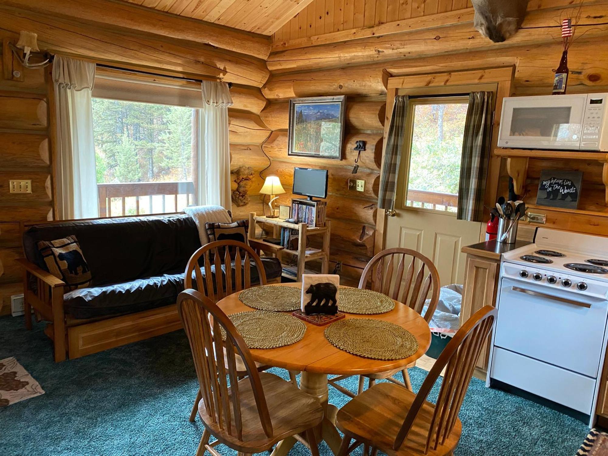 Two Bears Inn Bed & Breakfast 레드 로지 외부 사진