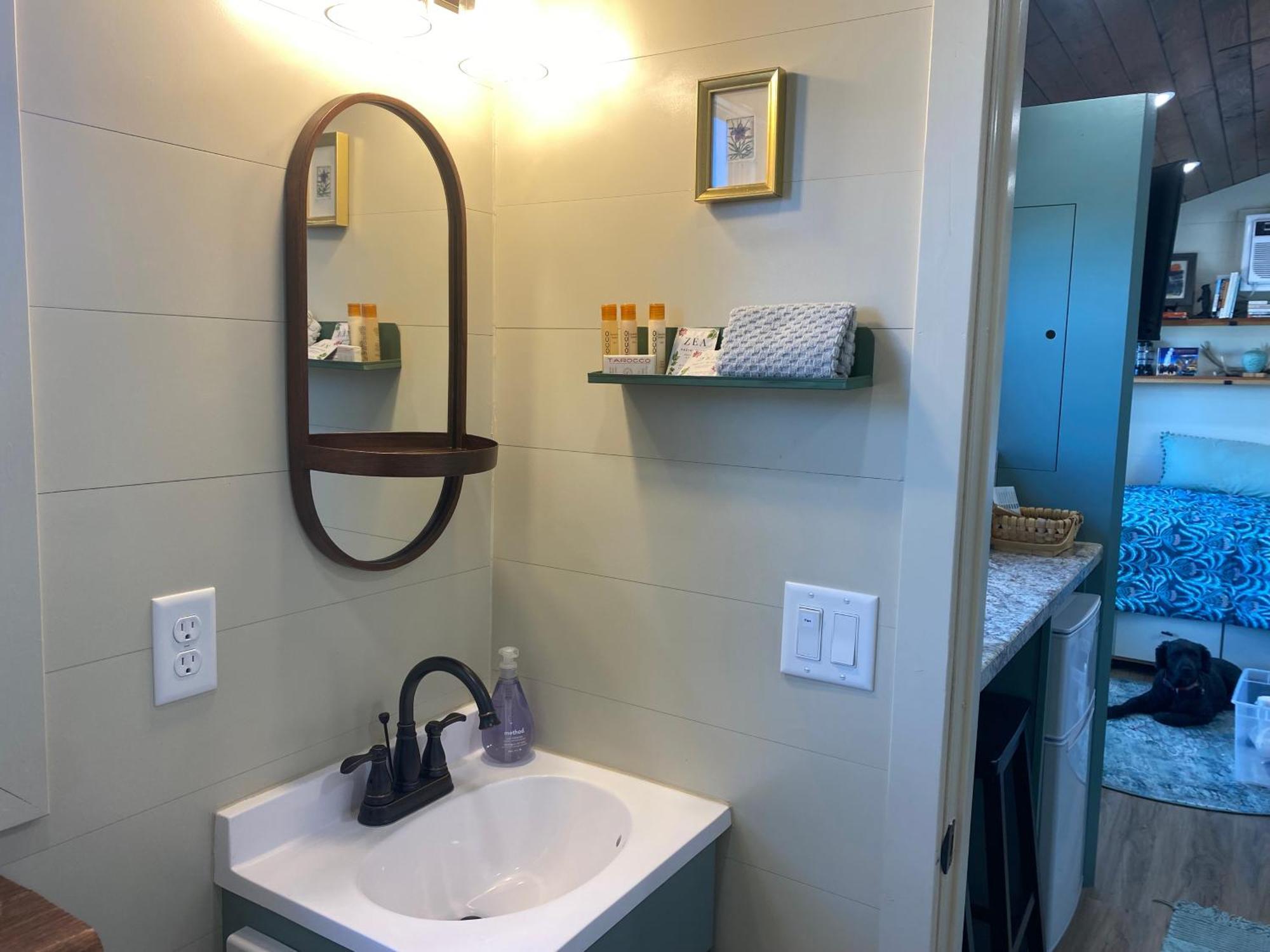 Two Bears Inn Bed & Breakfast 레드 로지 외부 사진