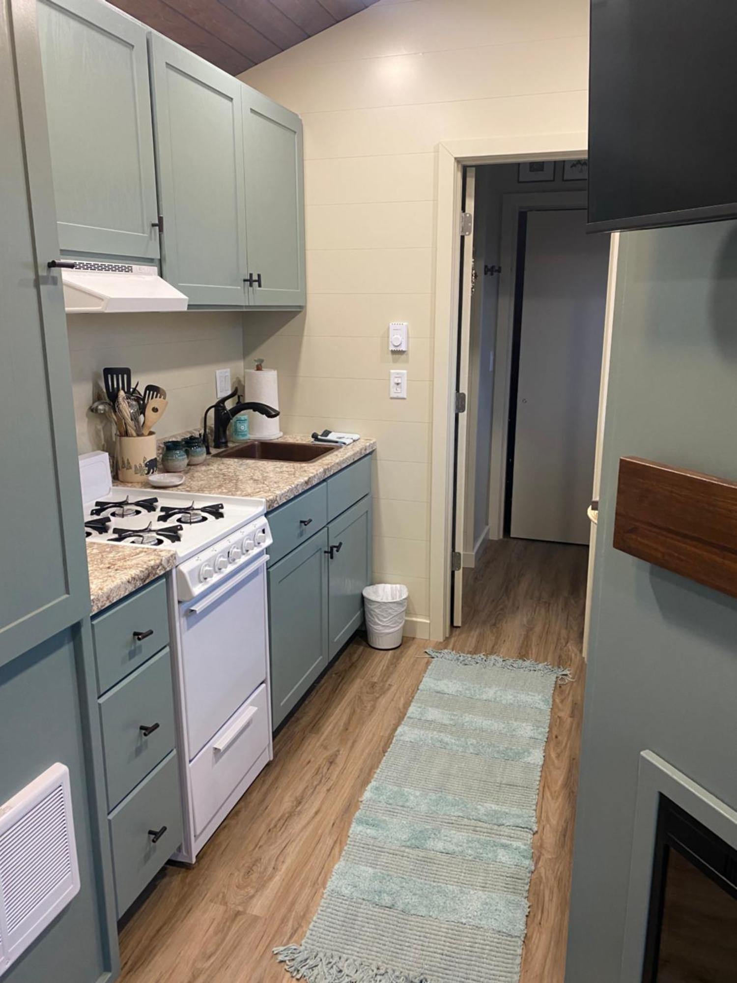 Two Bears Inn Bed & Breakfast 레드 로지 외부 사진