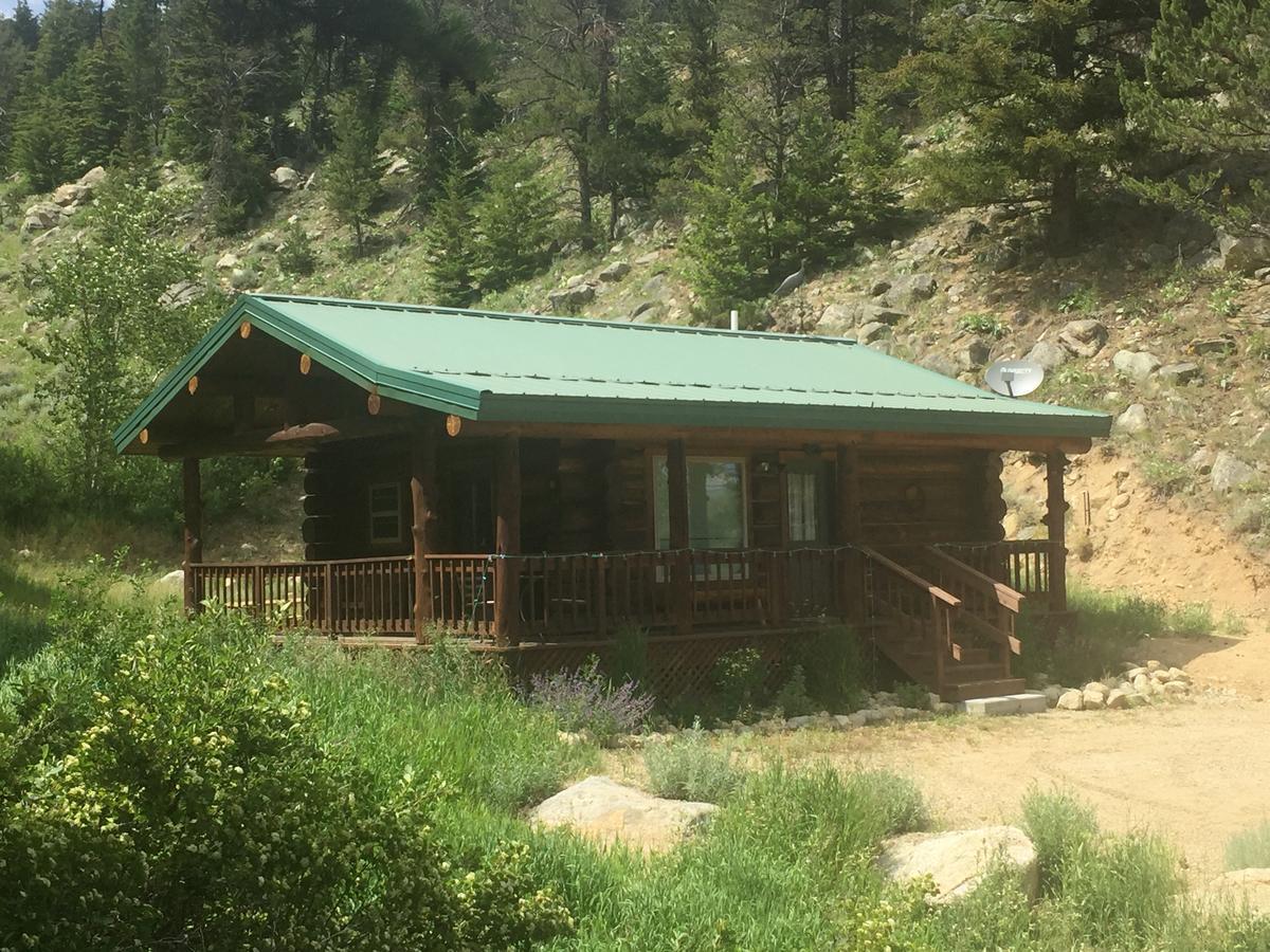 Two Bears Inn Bed & Breakfast 레드 로지 외부 사진