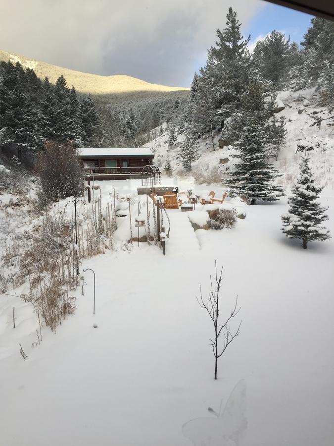 Two Bears Inn Bed & Breakfast 레드 로지 외부 사진