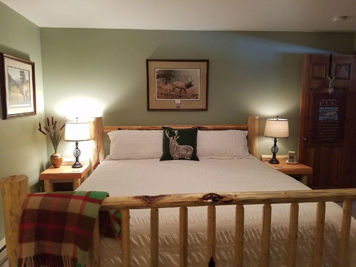 Two Bears Inn Bed & Breakfast 레드 로지 외부 사진