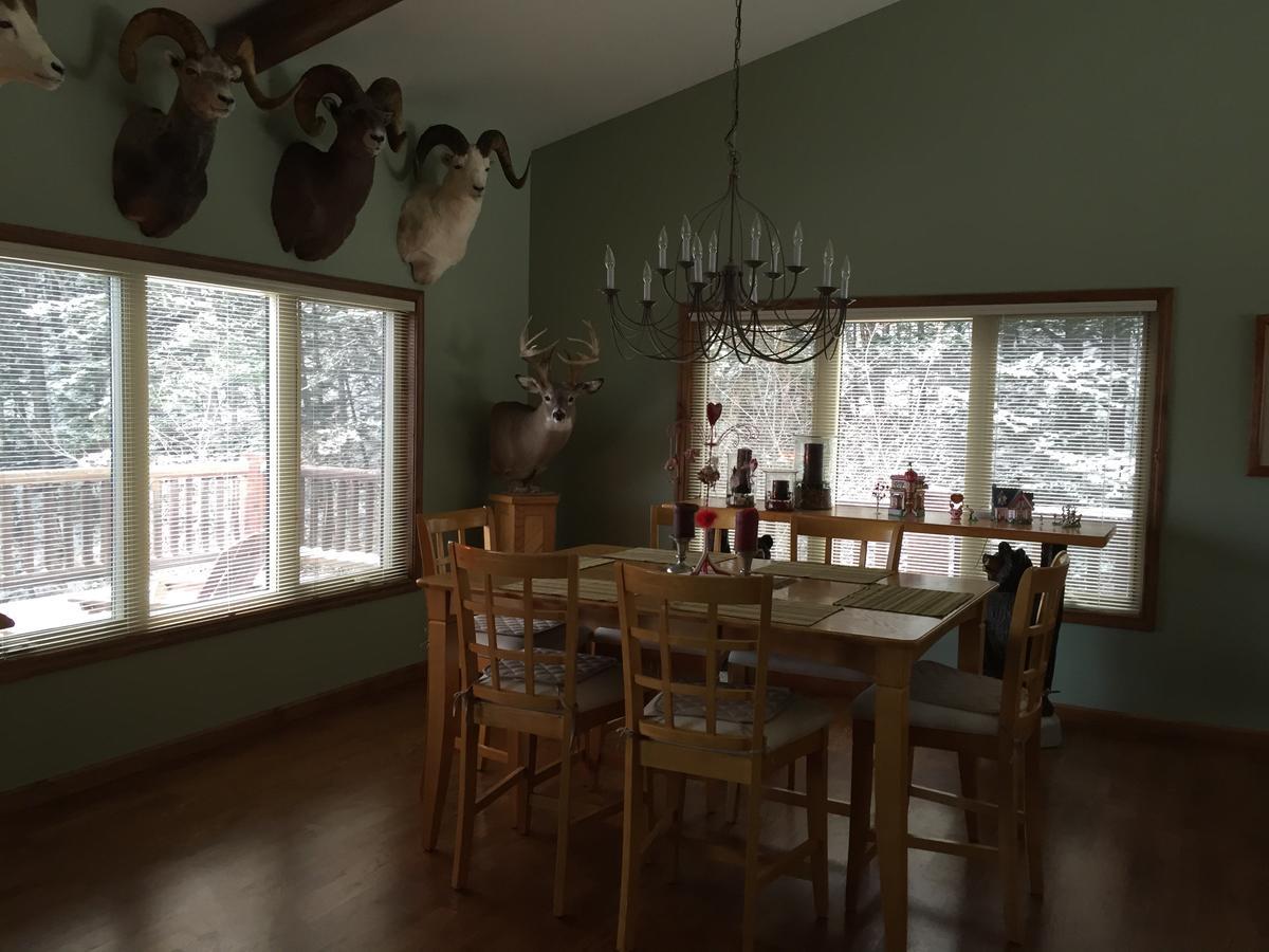 Two Bears Inn Bed & Breakfast 레드 로지 외부 사진